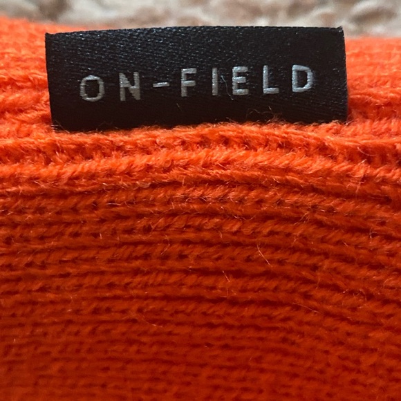 Florida Gators UF Nike Jordan On Field Sideline Pom Beanie Hat Orange Blue NEW - Picture 4 of 5